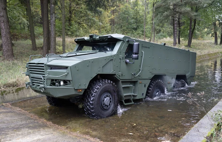 TADEAS 6×6 - Lukáš Taneček Design