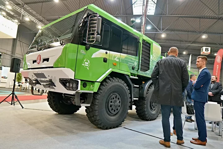 TATRA FORCE e-Drive Hybrid - Lukáš Taneček Design